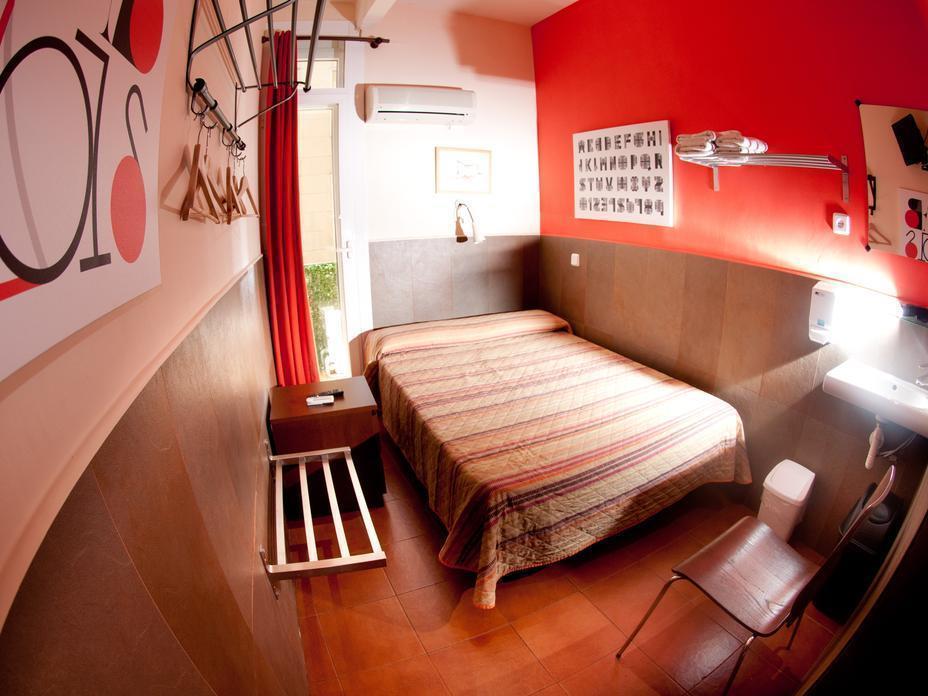 Be Ramblas Guest House Barcelona Exterior photo